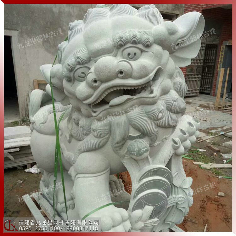 廟門(mén)口青石石獅子圖片